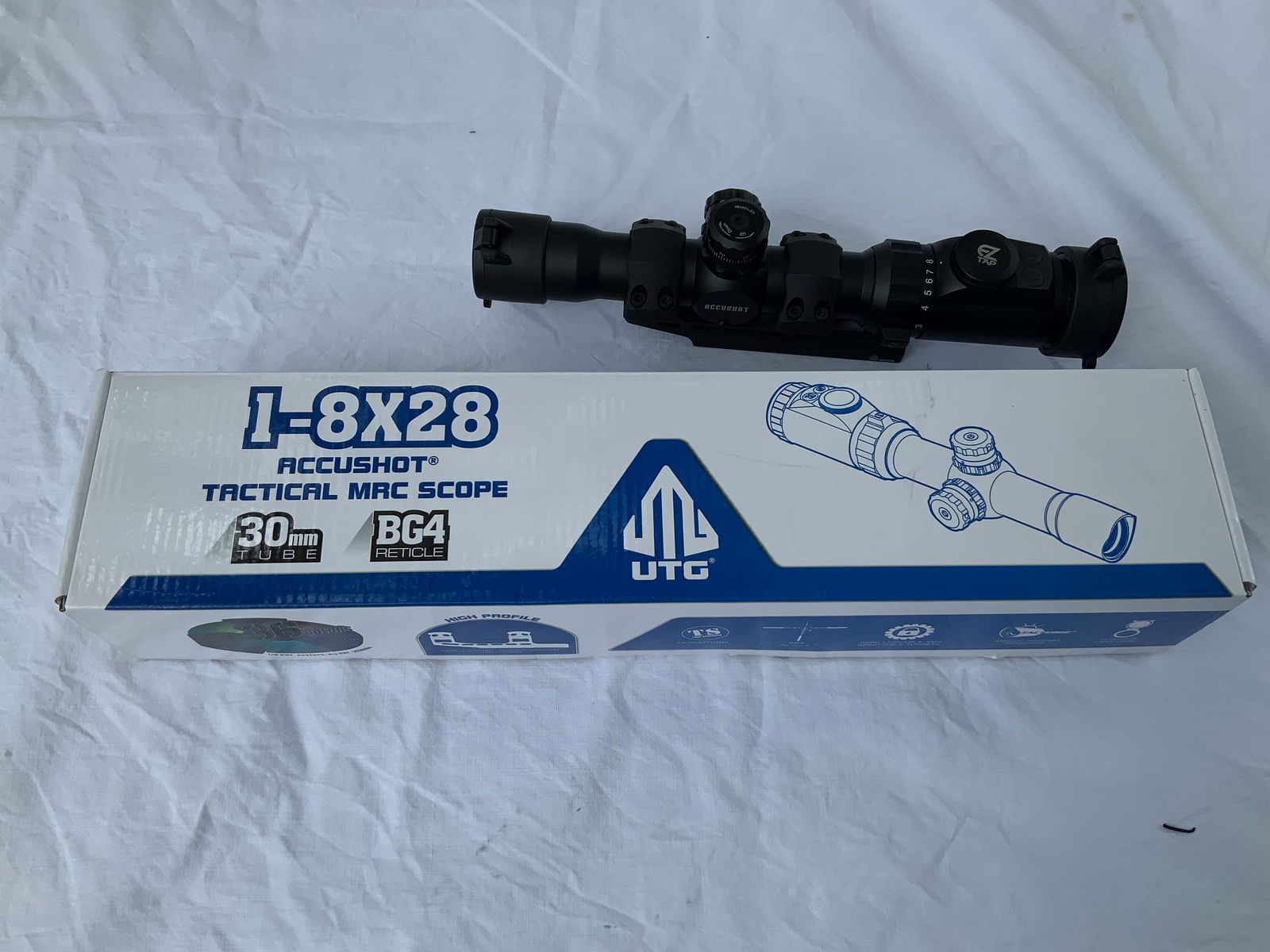 UTG ACCUSHOT 1-8 x 28