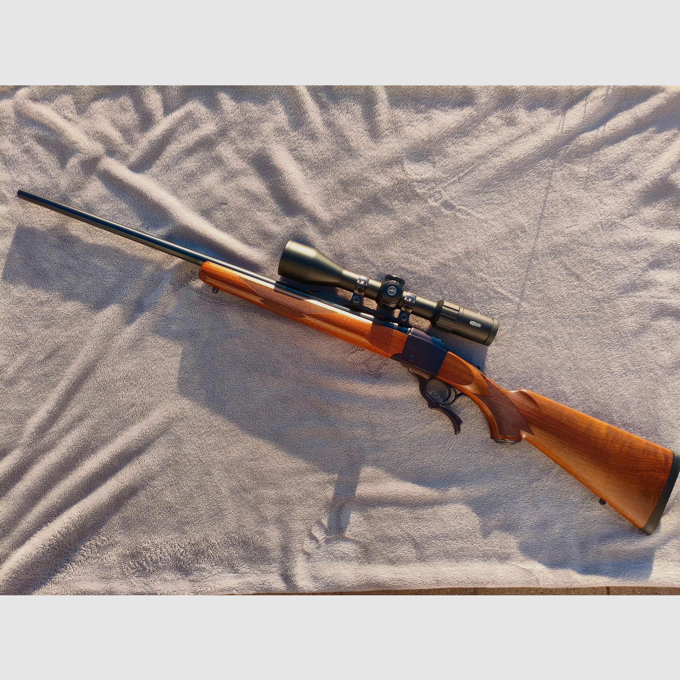 BLOCKBÜCHSE RUGER #1 (No. 1) .243 WIN Komplettpaket mit MEOPTA 3-15x50