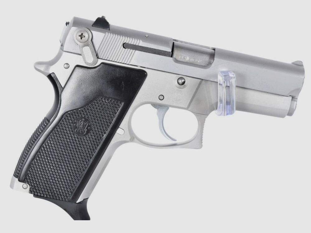Smith & Wesson 669