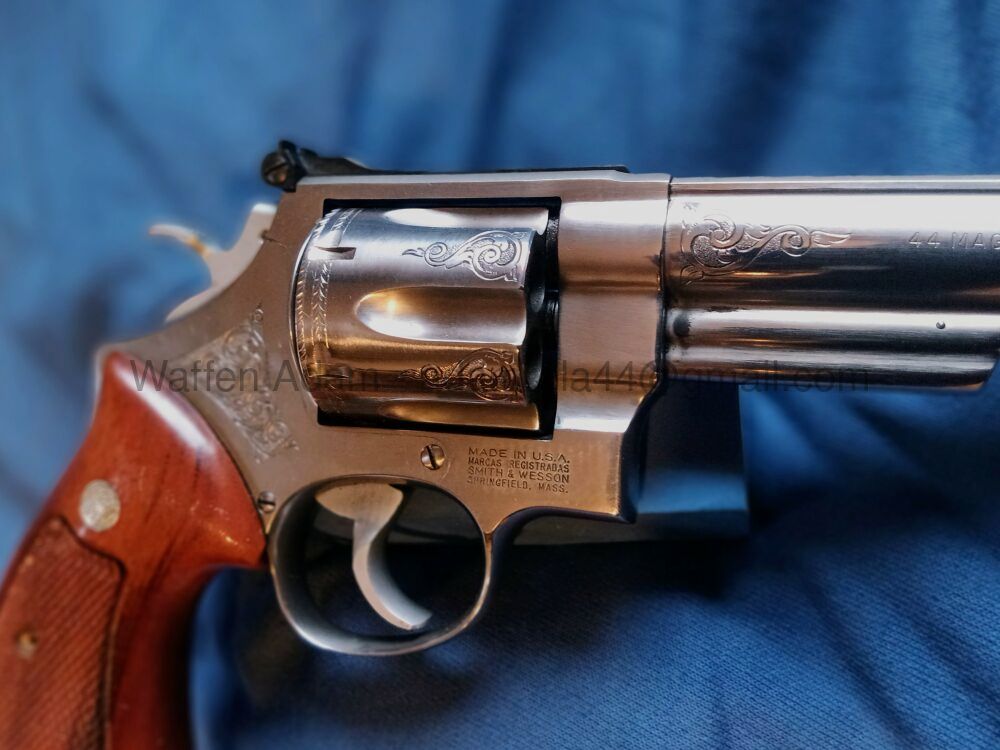 Smith & Wesson 6 inch 629-3 Stainless "de luxe