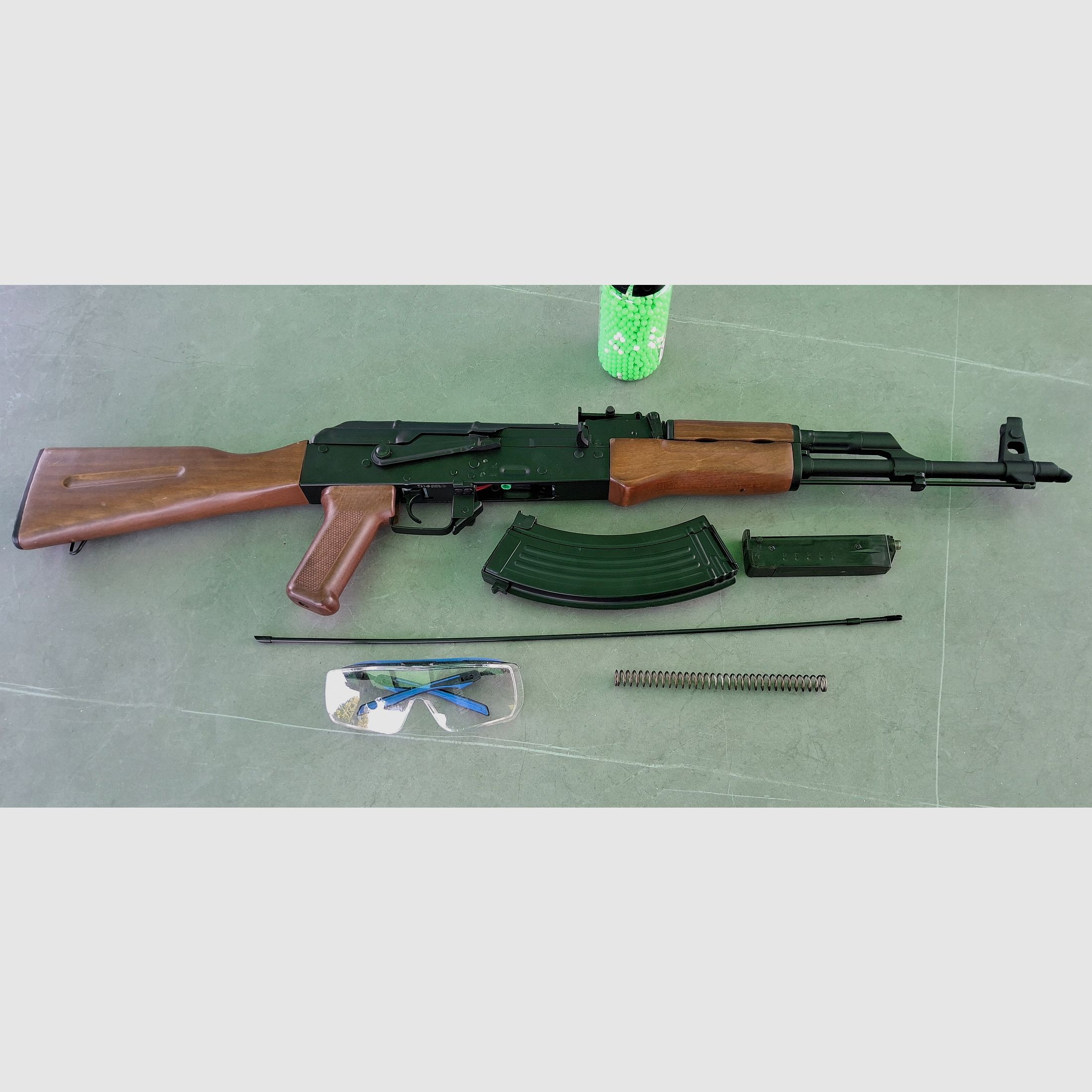 Full Metal Airsoft AKM – 1,6J Begadi tuningveer (echt hout)