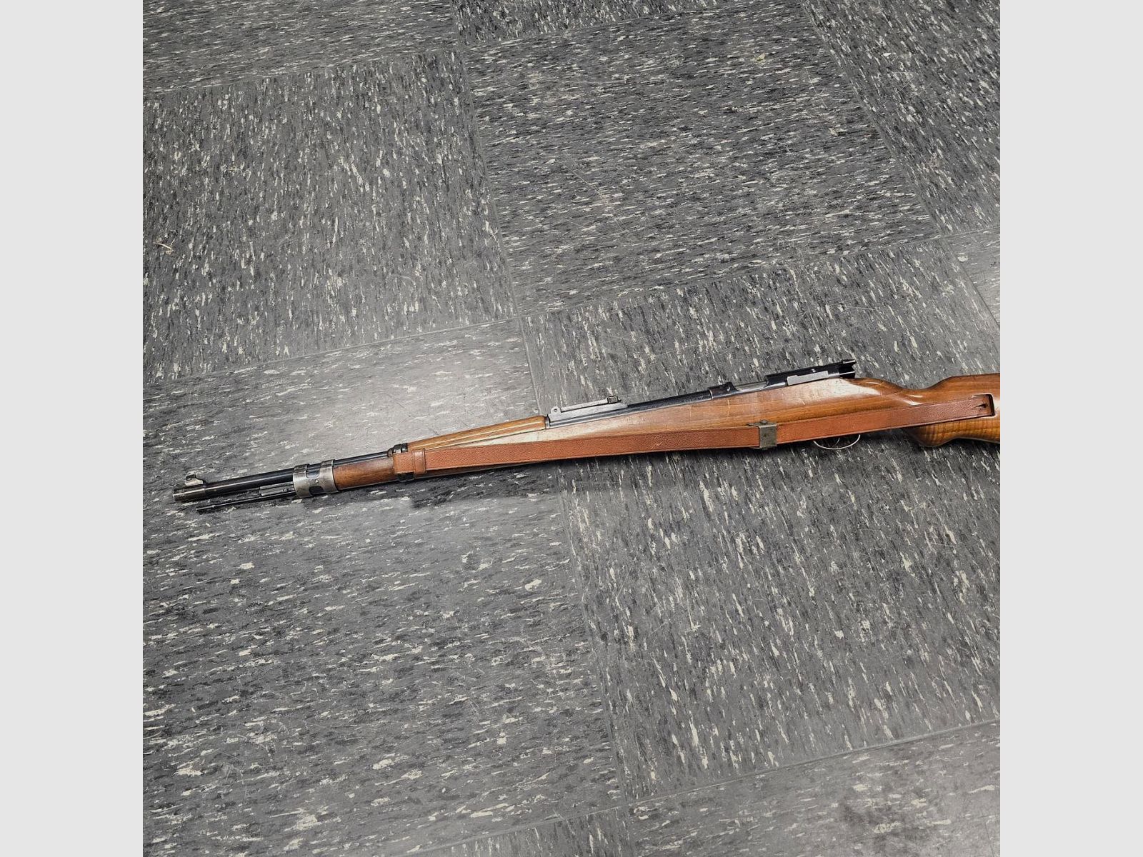 Gustloff Wehrsportgewehr – Calibre .22 lfb (cargador único)