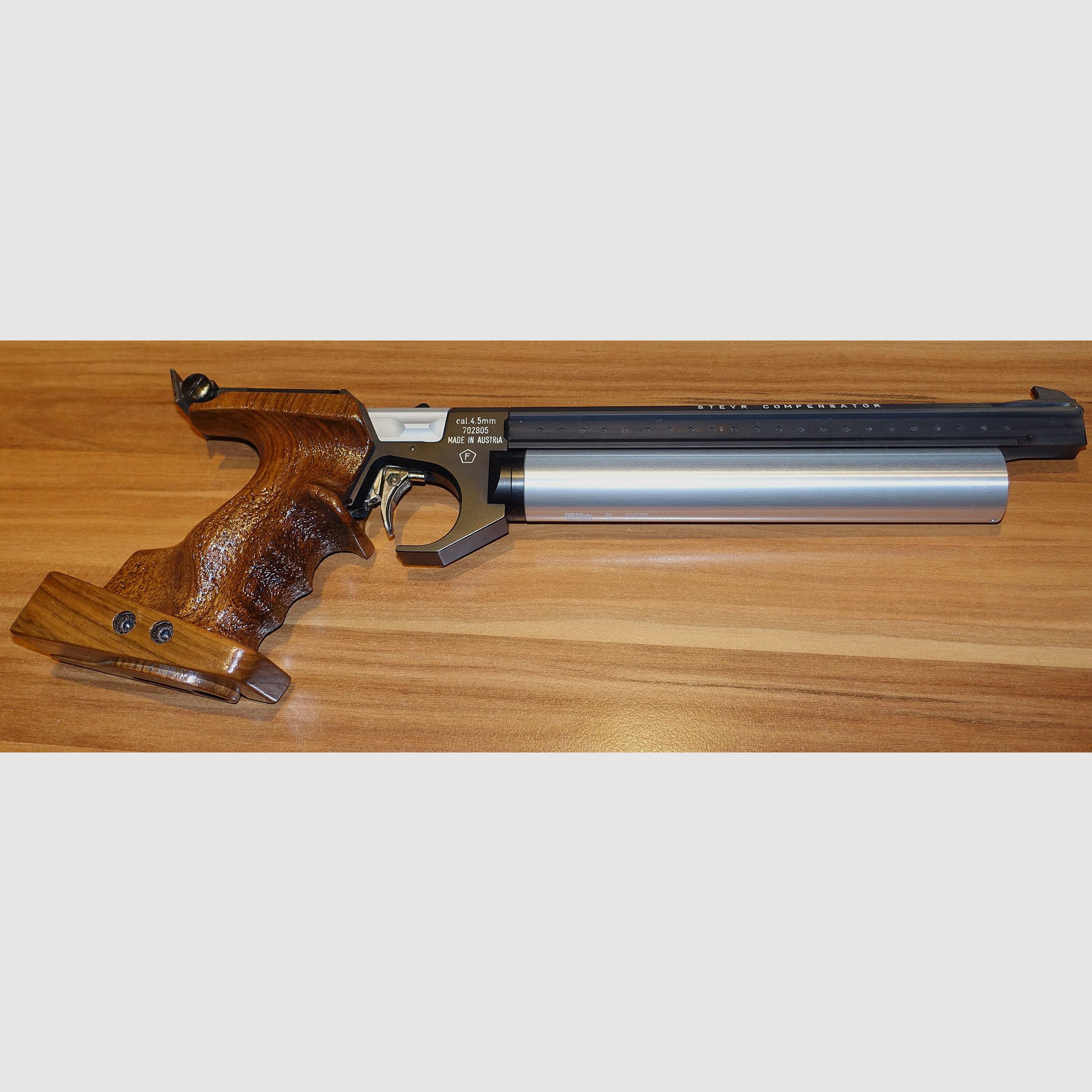 TOP Pressluft Matchpistole Steyr LP mit neuer Kartusche + Zubehör