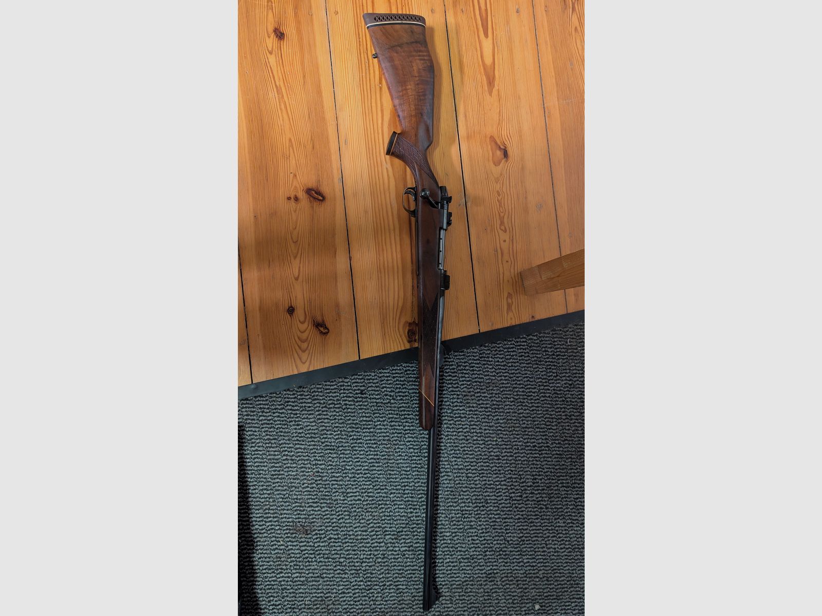 Weatherby Mark V with Zeiss Diavari