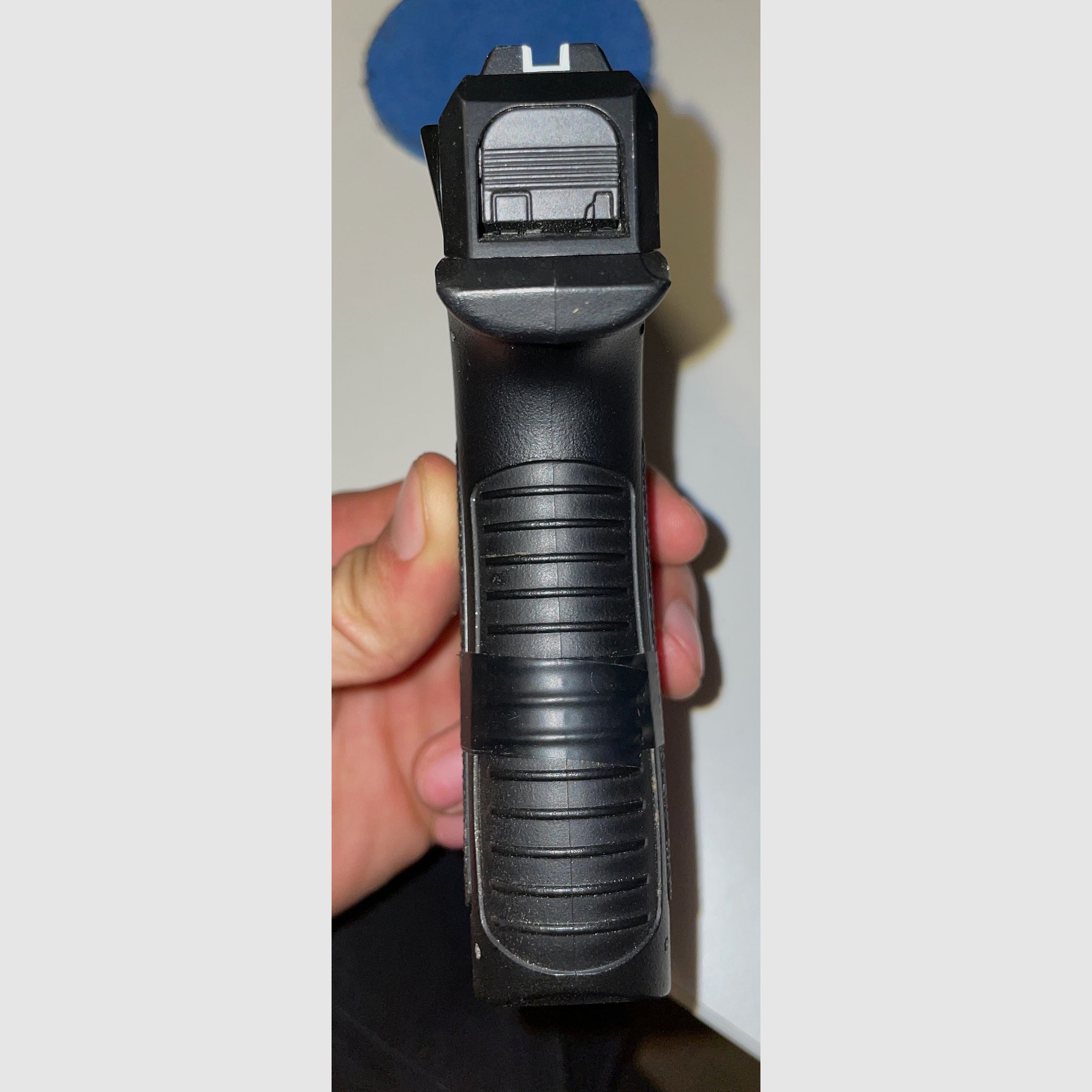 Cyma CM 127 - Vollautomatische/Semiautomatische Airsoft-Pistole mit 2 Magazinen und Original Zubehör
