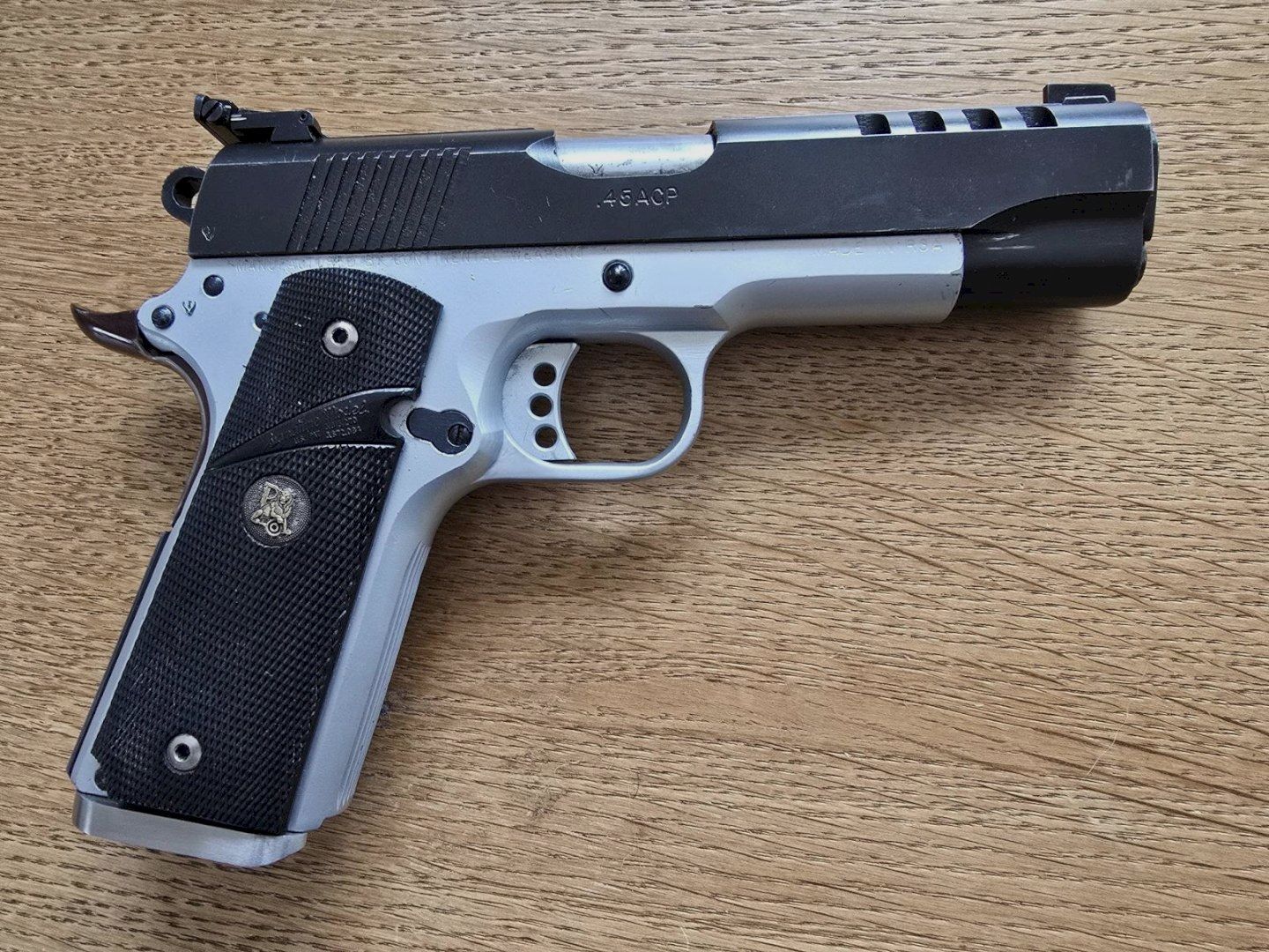 1911 Combat .45 ACP Afrique du Sud RSA ! Tuné. Inclus. Accessoires professionnels IPSC !