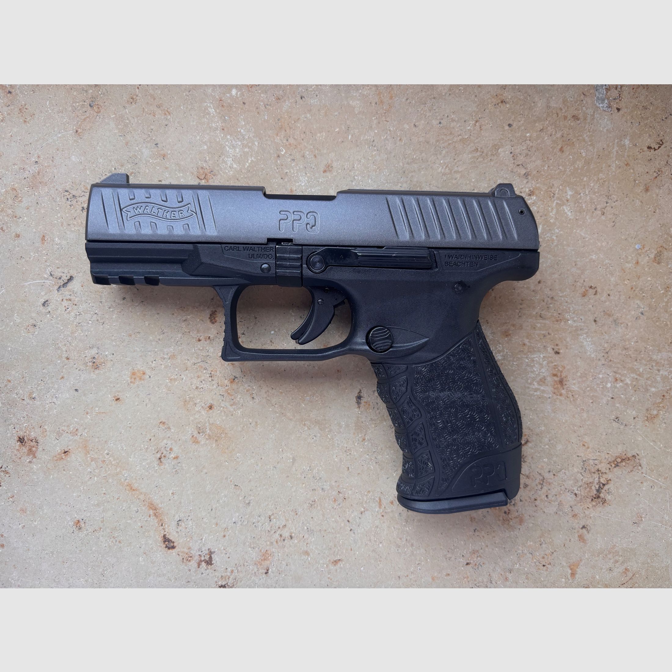 Walther PPQ M2 Schreckschuss 9 mm P.A.K. incl. accessoires & munitions – retrait uniquement, image 1 sur 3