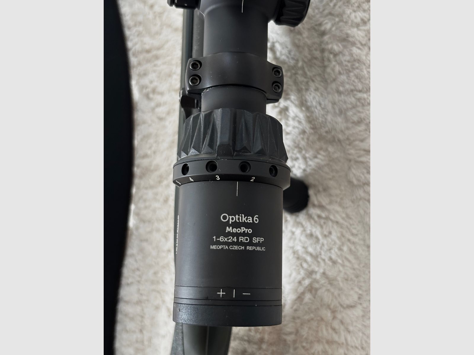 Fucile a ripetizione Winchester XPR Stealth .308 con telescopio Meopta Optika6 1–6x24 RD SFP