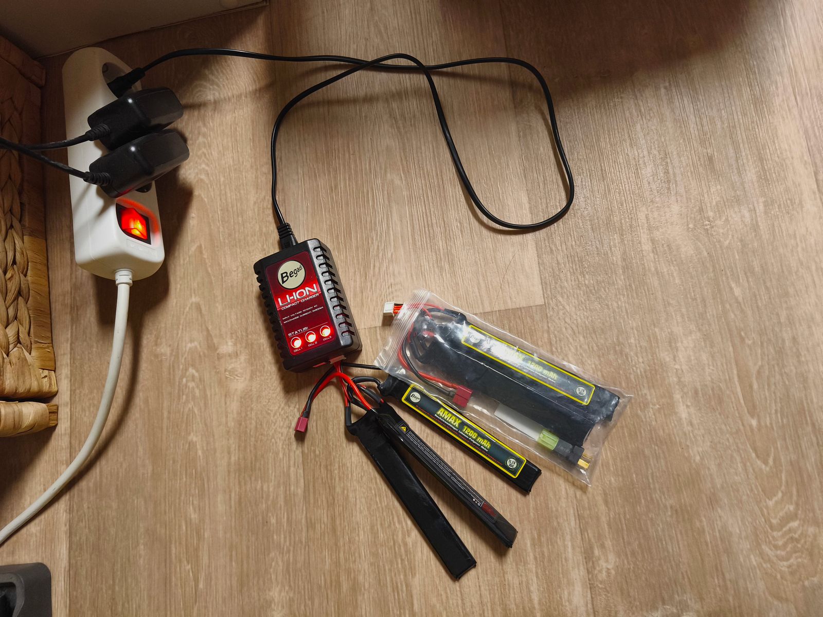 E&C M16 incl. M203 UGL S-AEG Version 3 incl. accessoires