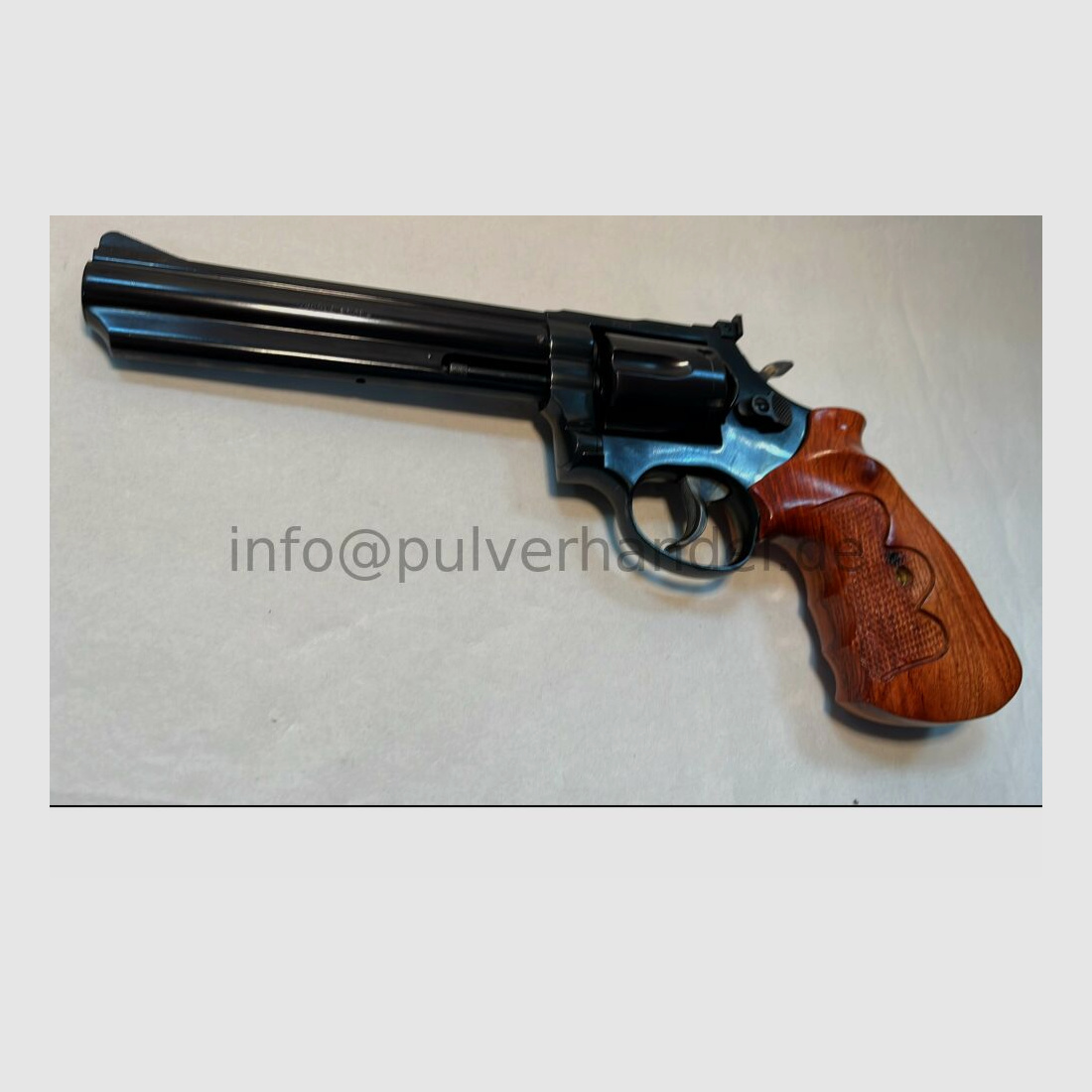 Revolver 669 w .357 Magnum Mikrometrowe celowanie Sportowy uchwyt Drewno Jak Nowe .357Mag