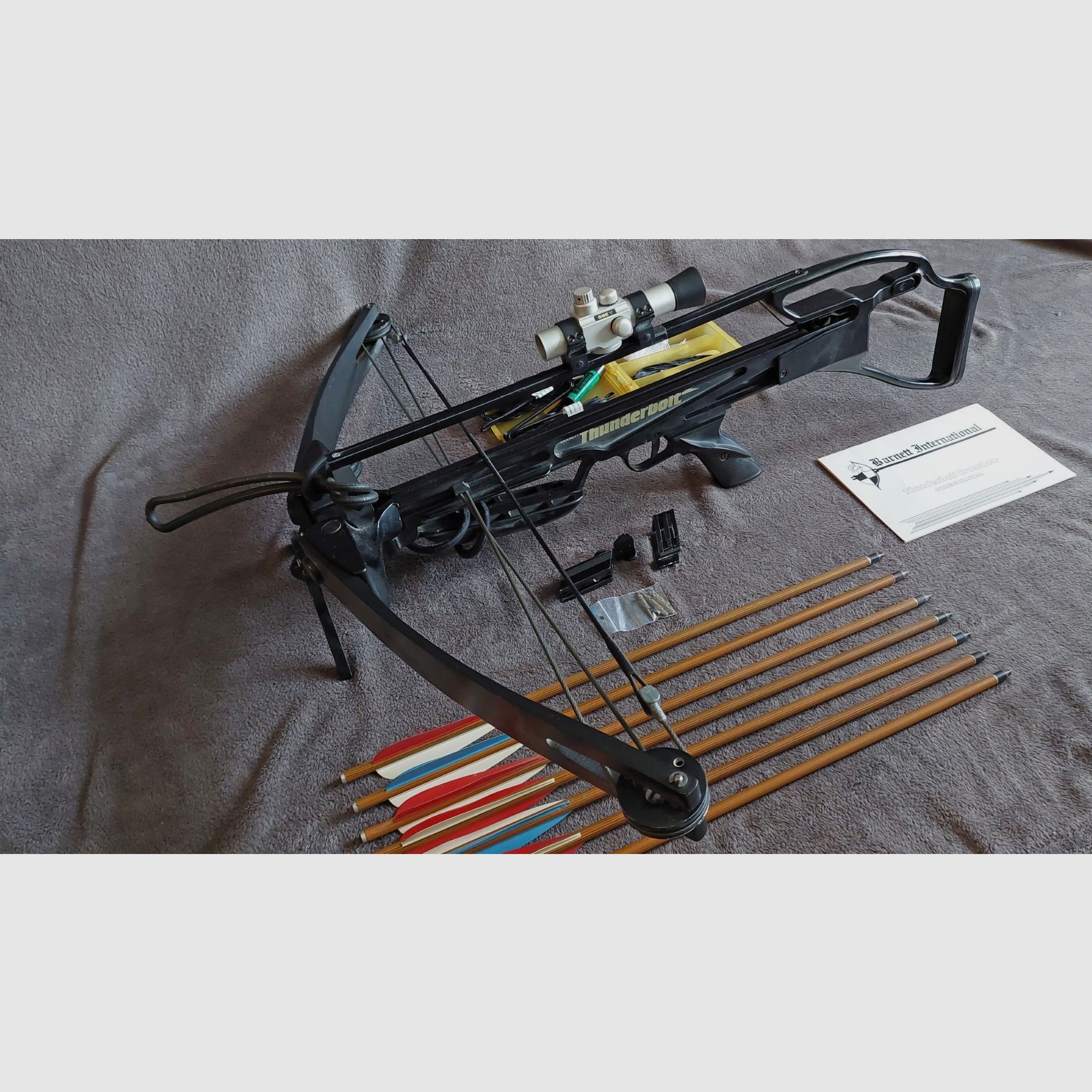 Schwere Armbrust Barnett Thunderbolt mit 18 originalen Pfeilen, (ohne Zielfernrohr/Rotpunkt/Laservisier)
