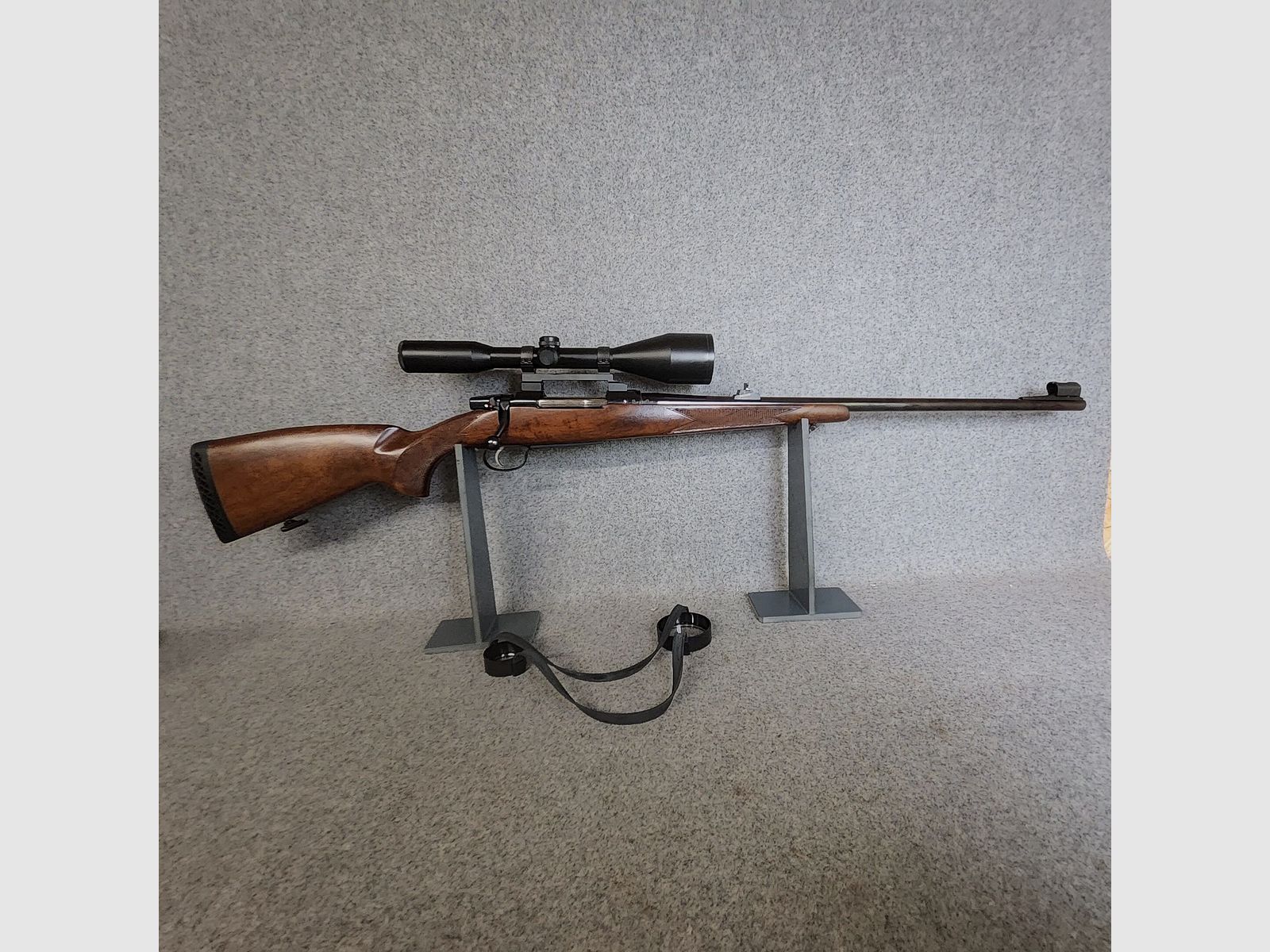 CZ-	 550