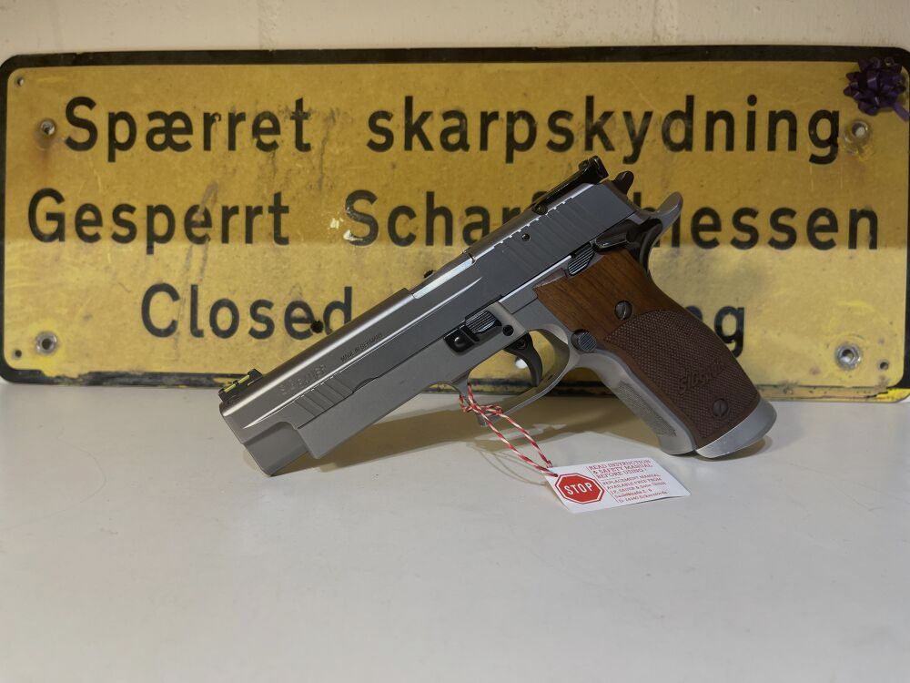 SIG Sauer P226 X-Five Classic (Gen 1)
