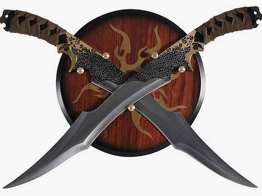 Fantasy Dolch Set with embellishment