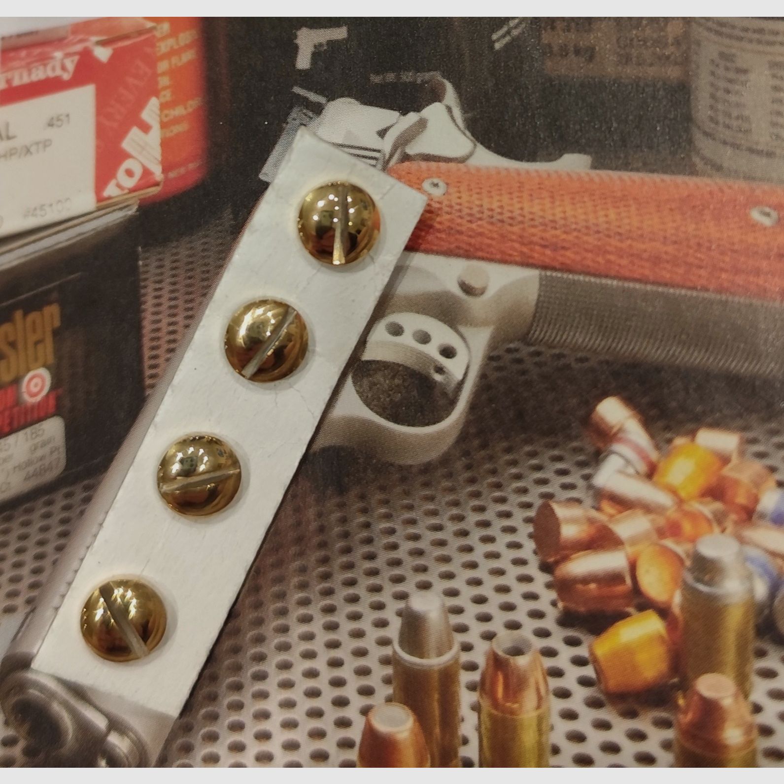 ❗1911 grip screws, stainless steel with 23.8 carats (~24 carats) real gold plated, are shiny (polished).