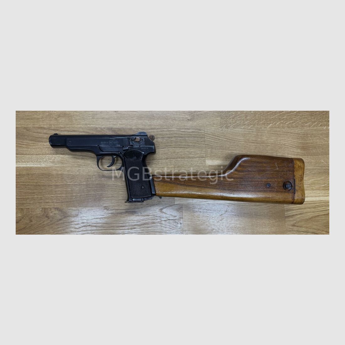 Stetschkin APS - halbautom. Pistole 9mm Makarov mit Schaft