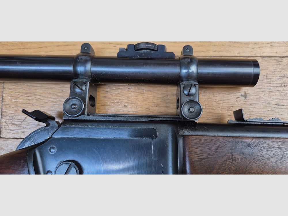 Très belle carabine à levier sous garde Marlin Golden 39A – Calibre 22LR – 10 coups + 1 en 22LR – Très belle fabrication « JM » de 1962 – démontable ou « Take-down » – Rayures micro-grooves – État mécanique et esthétique superbe – Montage acier avec lunette Monope X2.5 à réticule N°1 – Arme d&rsquo;amusement et petite chasse magnifique – TBE++, image 11 sur 47