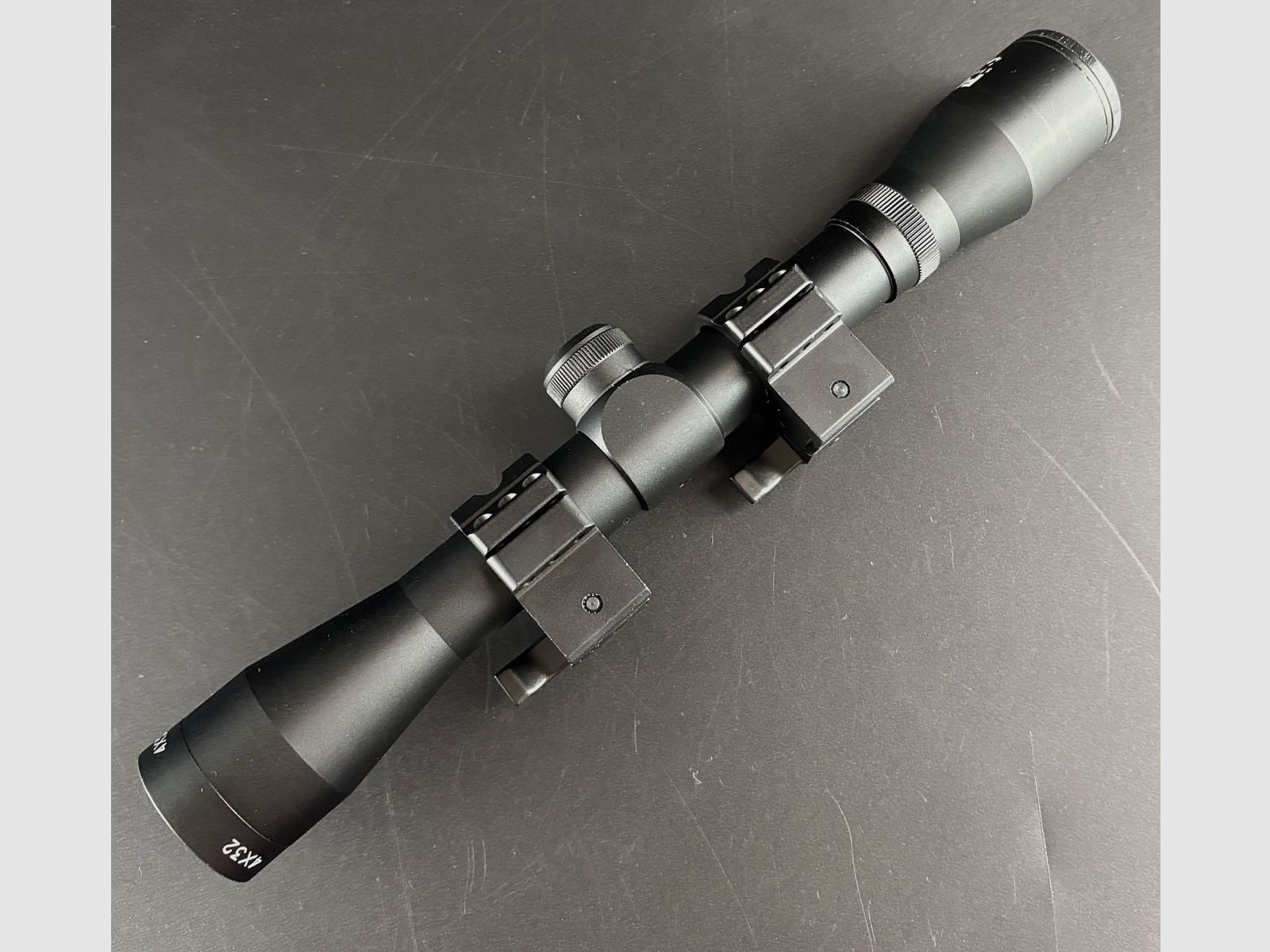 Aussteller FOCUS In Sight 4x32 1/4 MOA Absehen 4A 108160-3 Zielfernrohr