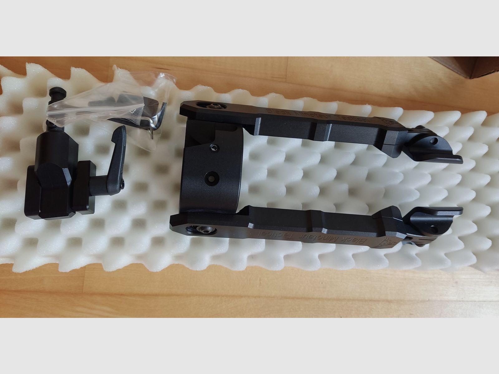 Due piedi SniperTools / Minotauro nero tattica