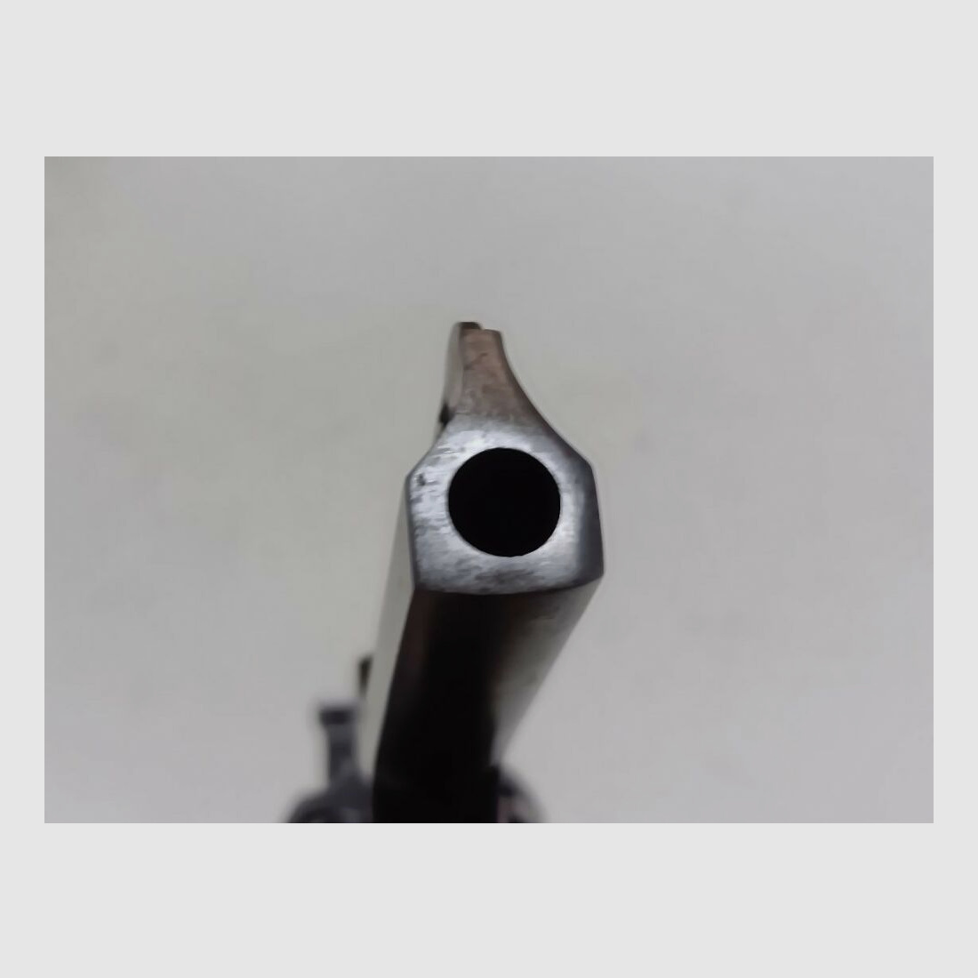 Webley & Scott revolver a tamburo