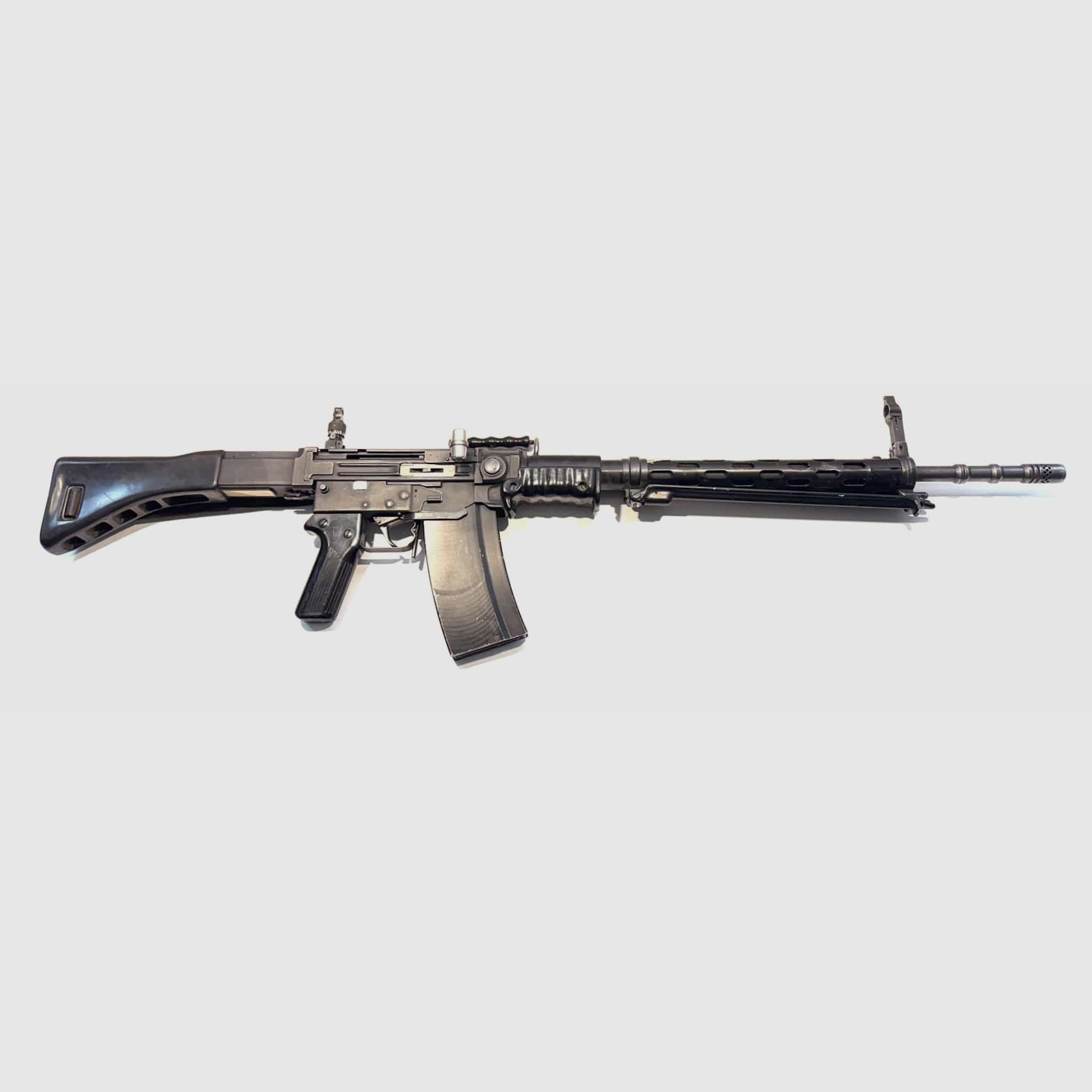 Fucile d'Assalto SIG 57 Cal. GP11 / 7.5×55, Usato, immagine 1 di 2