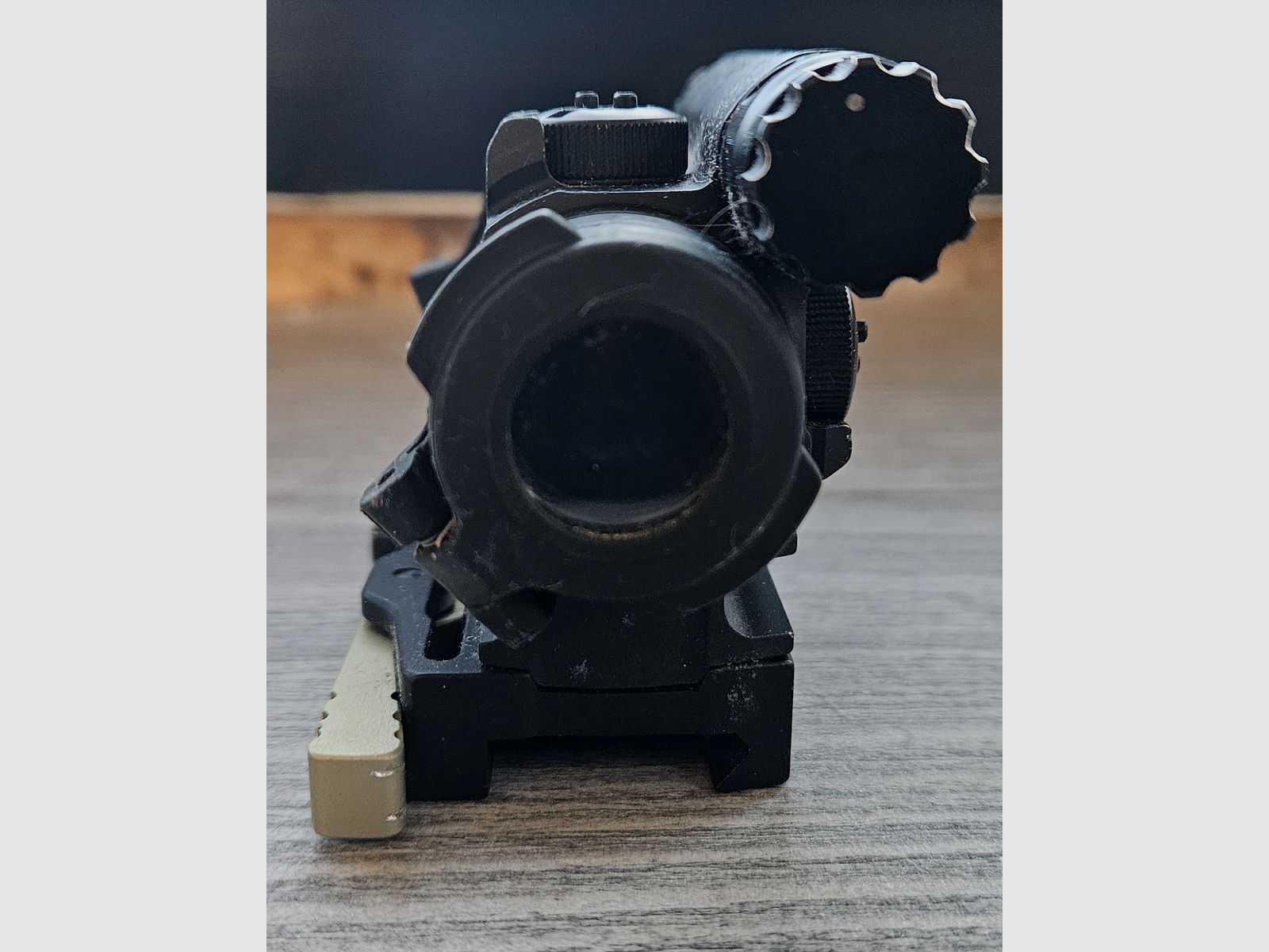 Aimpoint com m5 avec montage micro lrp, image 2 sur 8