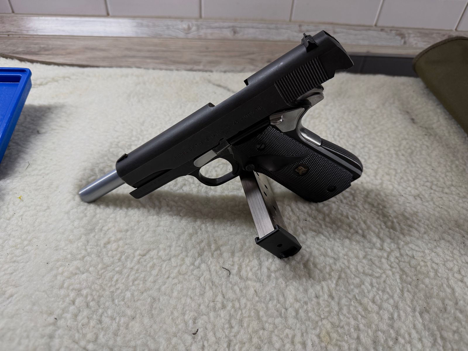 Norinco 1911 A1 .45 ACP w tym system wymiany Peters Stahl .22lr