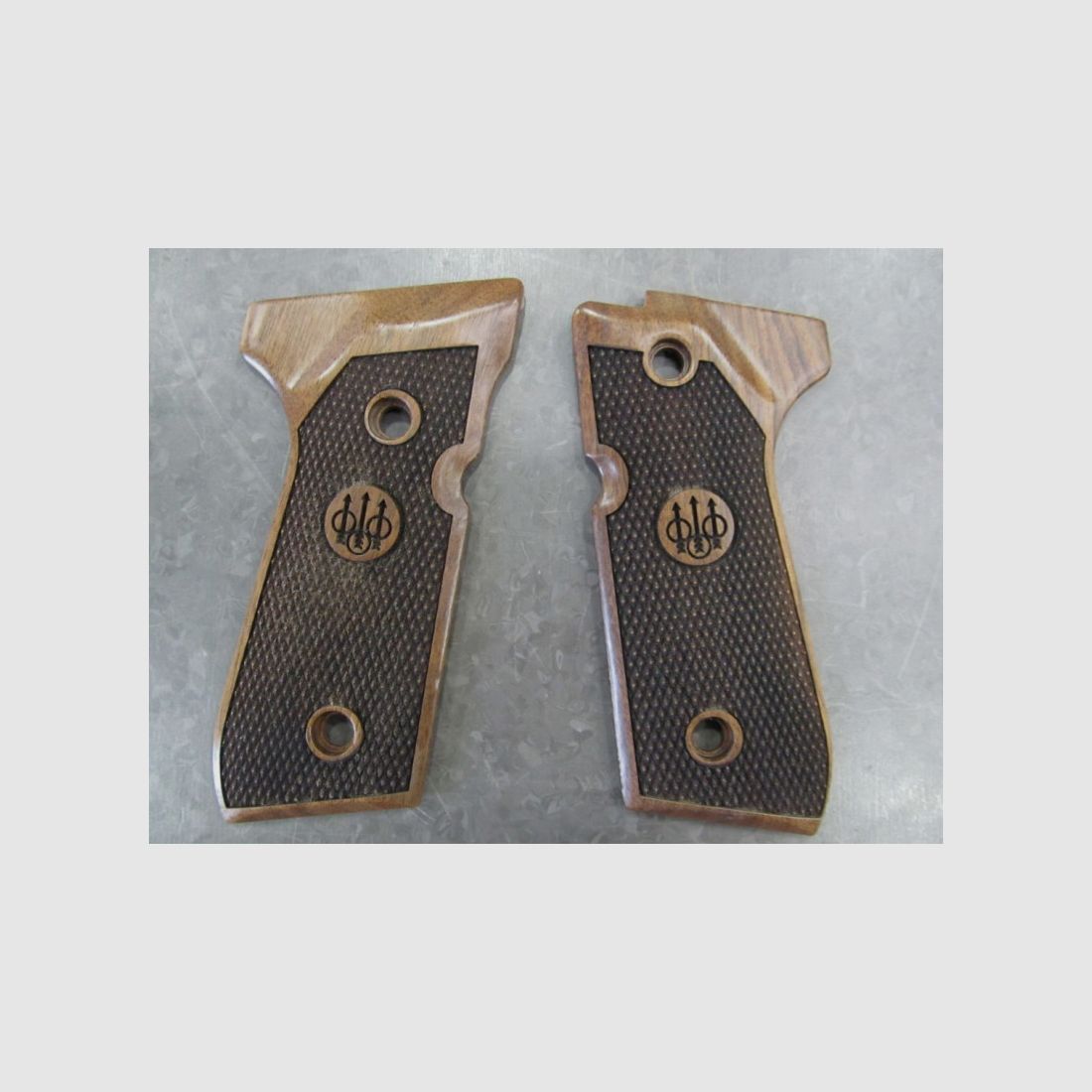BERETTA Empuñaduras de Madera Logo Inc