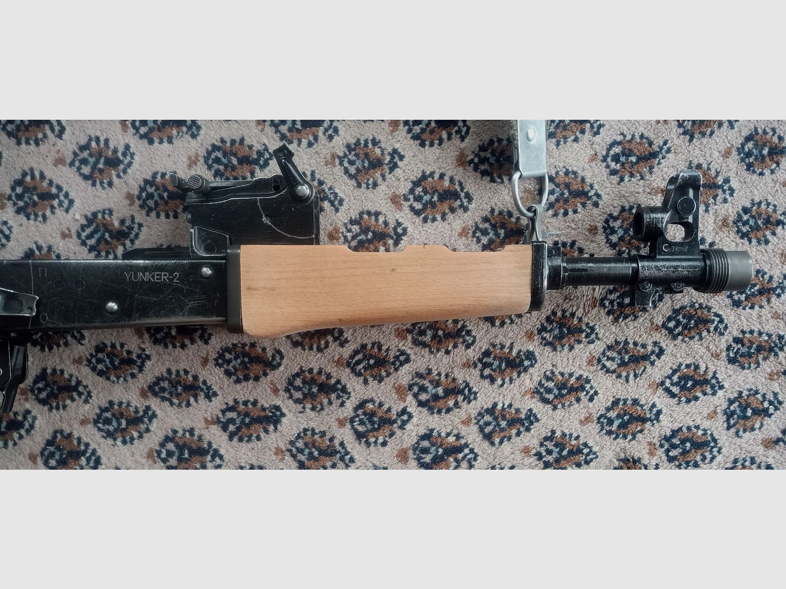 Original AK47 (not AKM!) lower wooden handguard made of beech / Fitted for GSG Cybergun Co2 AK47 (China-Yunker)