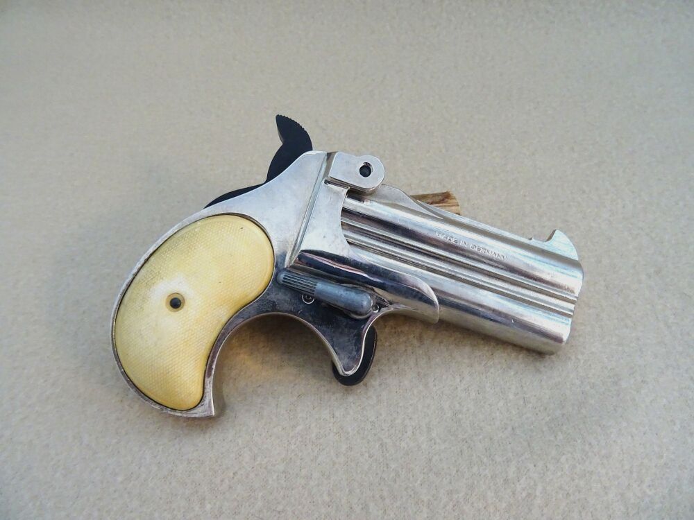Derringer 17
