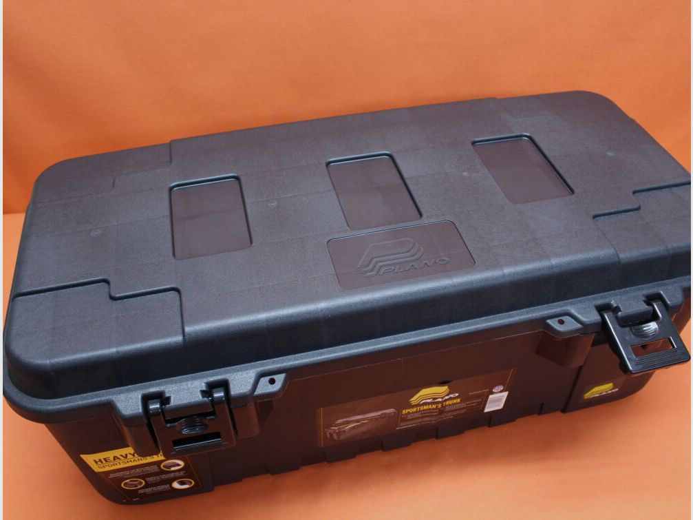 Plano Plano Large Sportsmen Black Trunk w/Wheels: Scatola per utensili in polimero nera circa 96/46/36cm, immagine 3 di 8