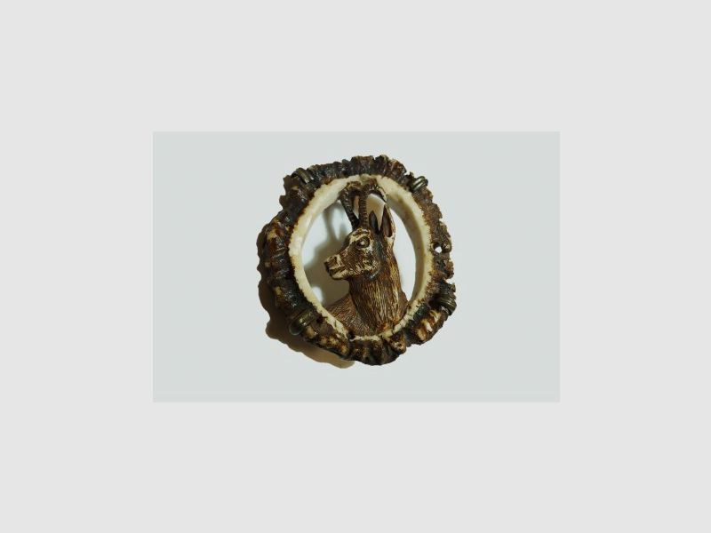 Broche de chevreuil en rosette de cerf, image 1 sur 2
