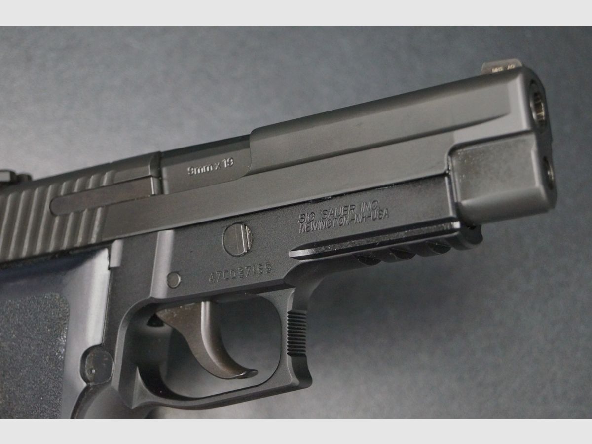 Sig Sauer P226 Nitron as new, image 2 of 6