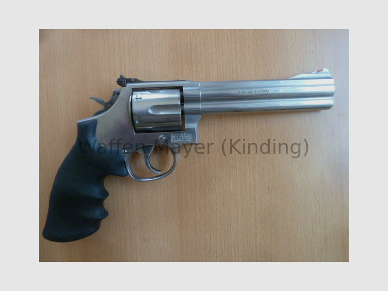 Smith & Wesson	 686