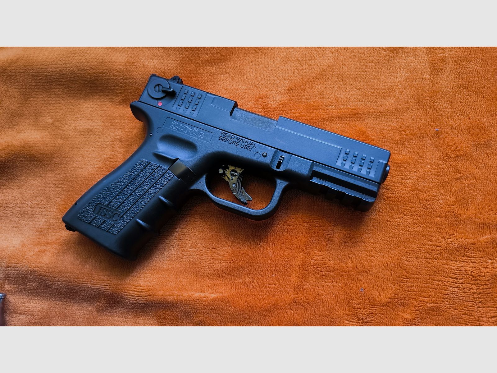 ISSC M22 CO2 Blow Back Pistool Topstaat met OVP