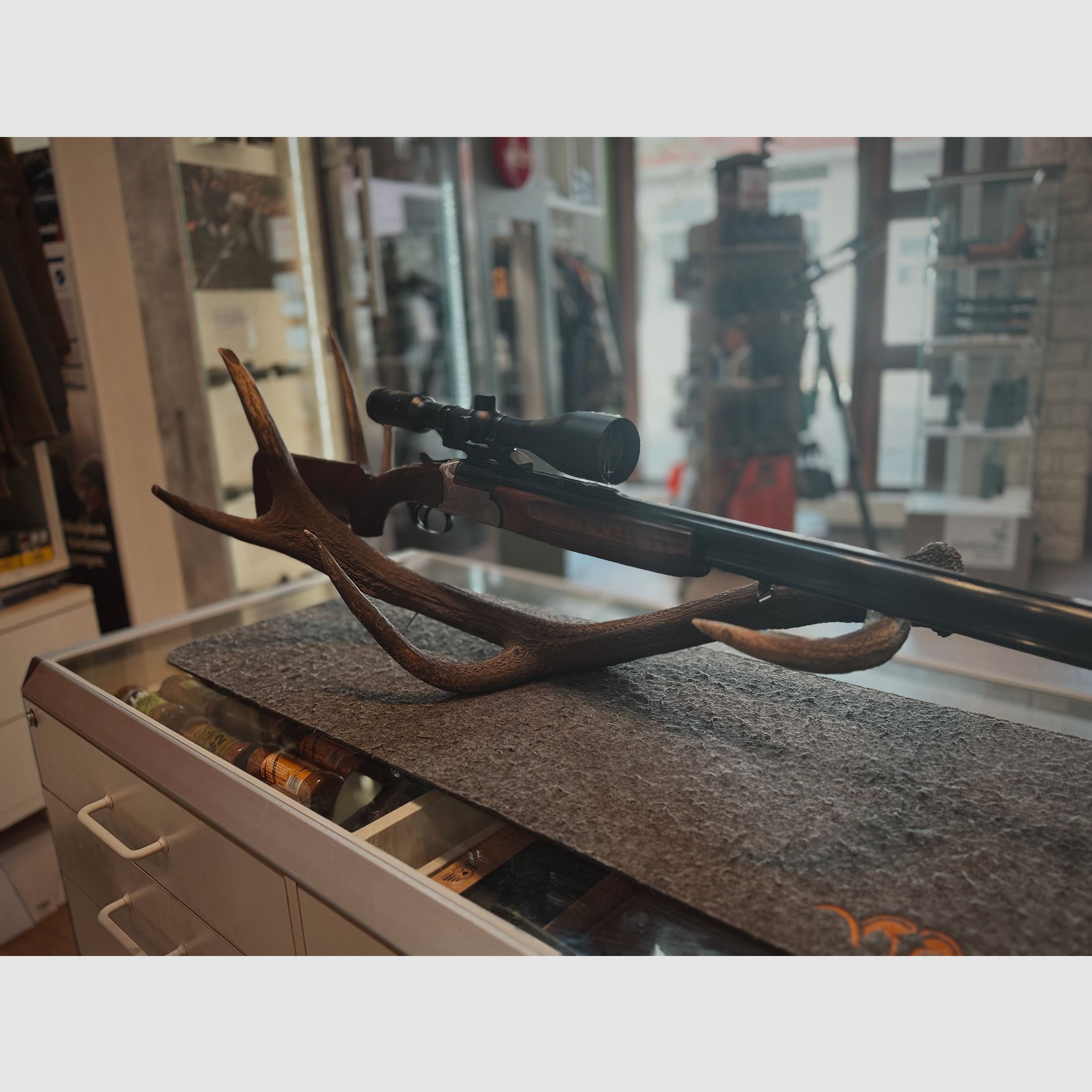 Sabatti BBF – 12/70 y 8x57 IRS – con cañón intercambiable 5,6x52R – Meopta Meostar R1 3-12x56 