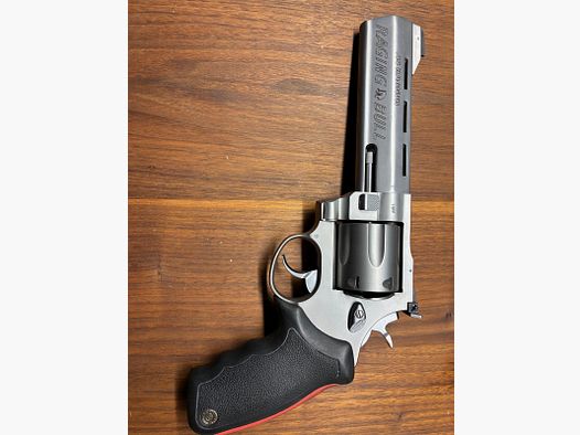 Taurus Raging Bull Revolver 44 Magnum 6" stainless steel like new