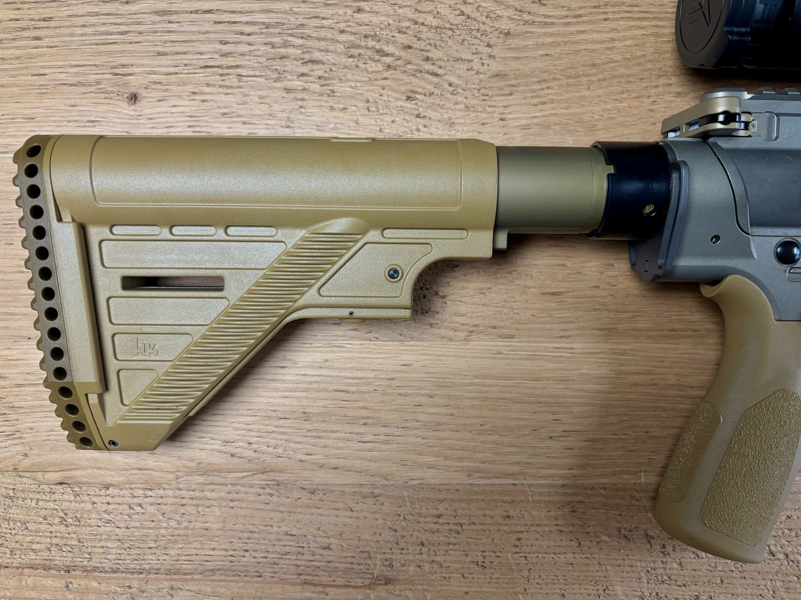 Heckler & Koch HK MR 308 A3 - Sandfarben - inkl. ZF Falke 4-16x44 TAC Karbon Zweibein