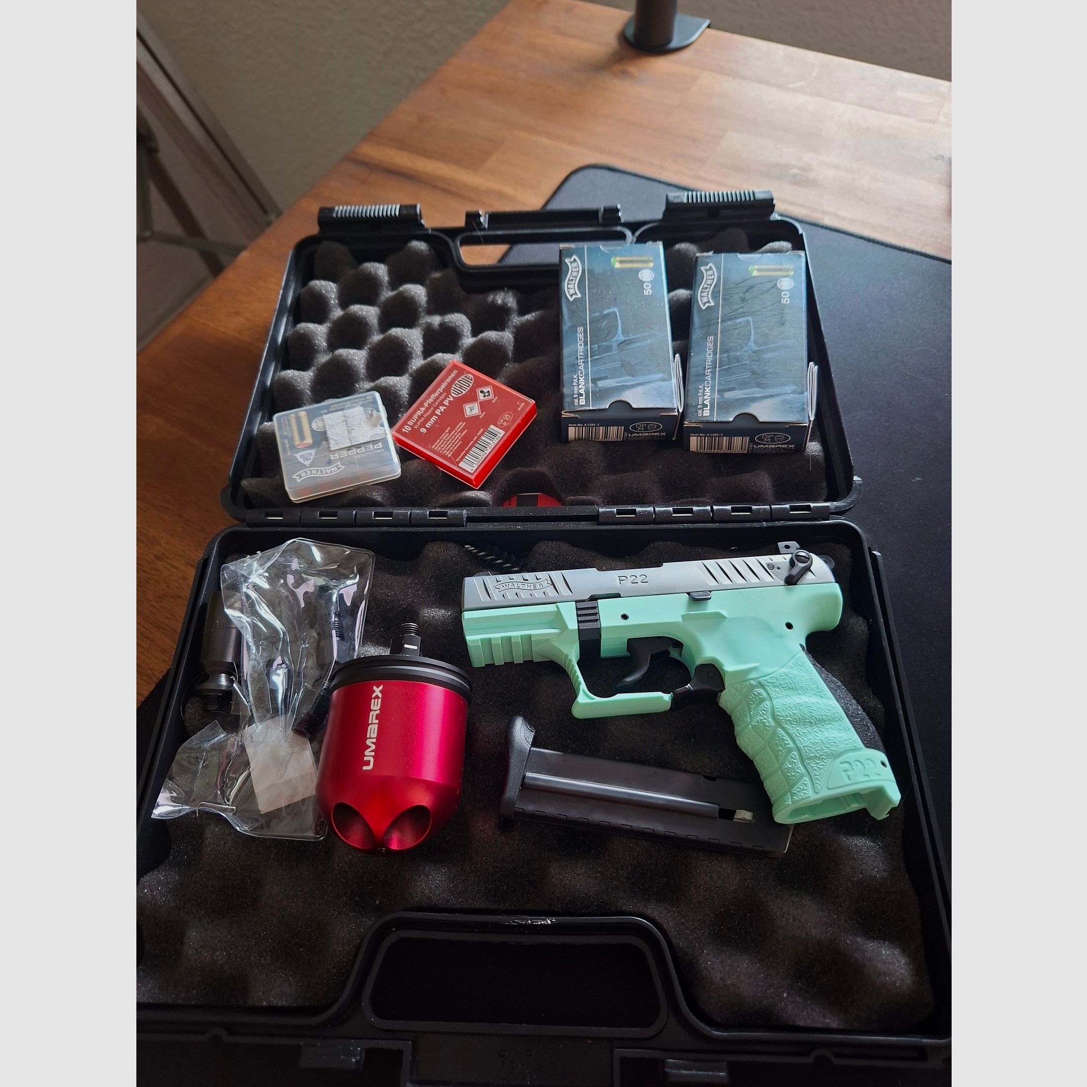 Walther P22 Mint + accessoires etc.