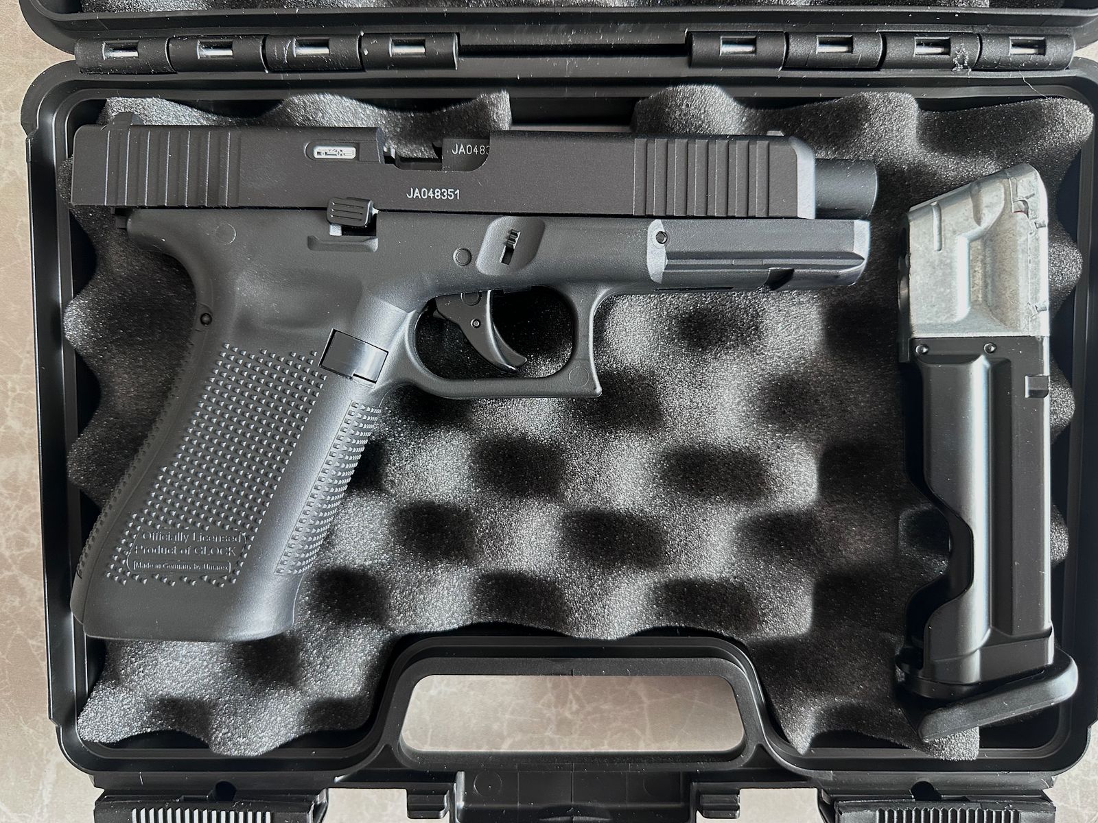 Glock 17 Gen.5 T4E CO2 RAM Pistole Kal. .43 + Holster