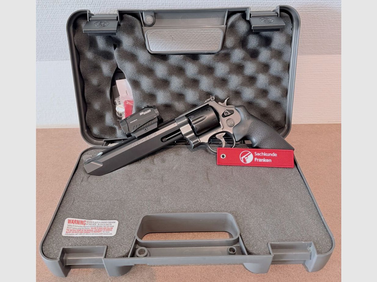 Smith & Wesson 629 Stealth Hunter Performance Center met SigSauer Romeo5