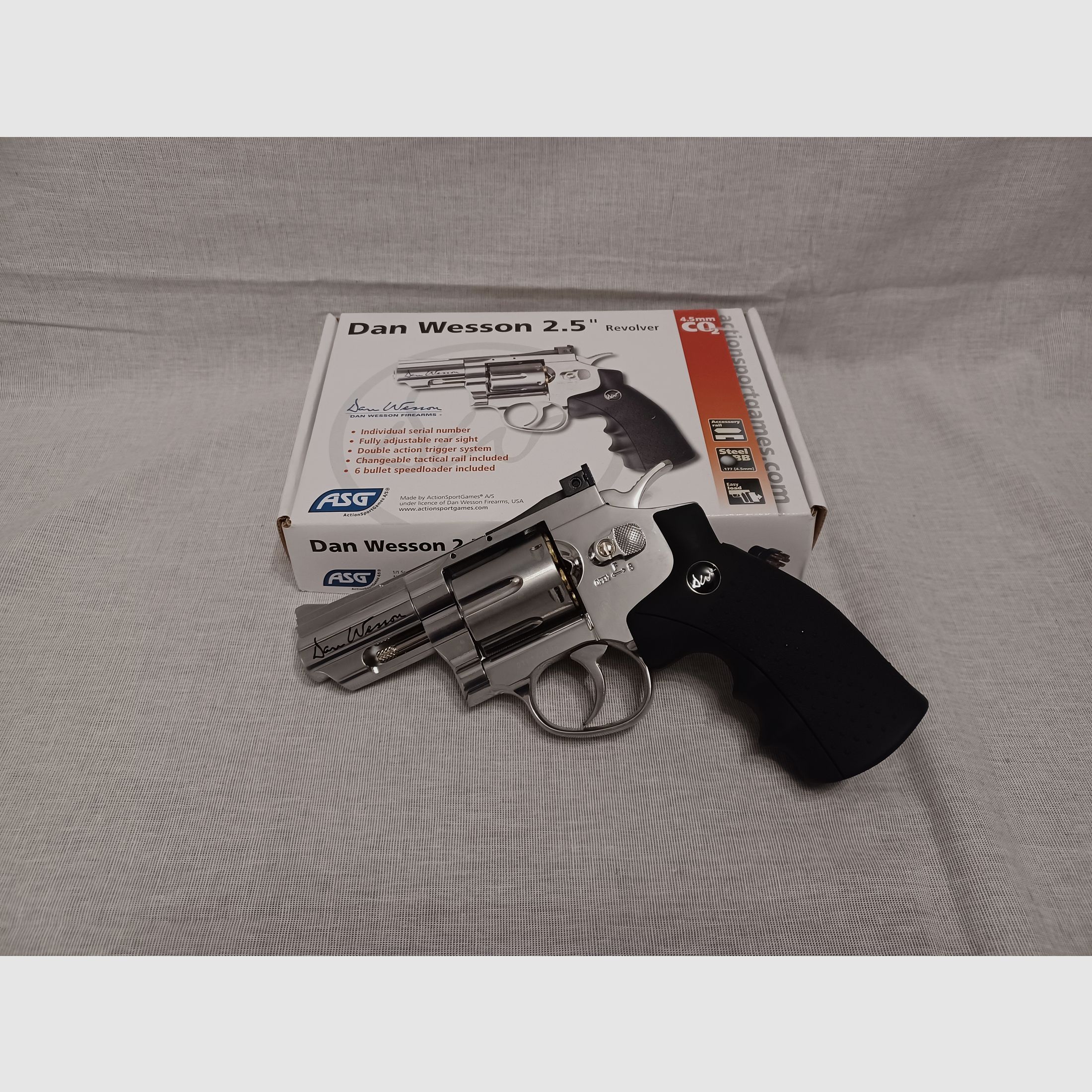 Dan Wesson 2,5" chrom / 4,5 mm BB / CO2 / Revolver / OVP (112)