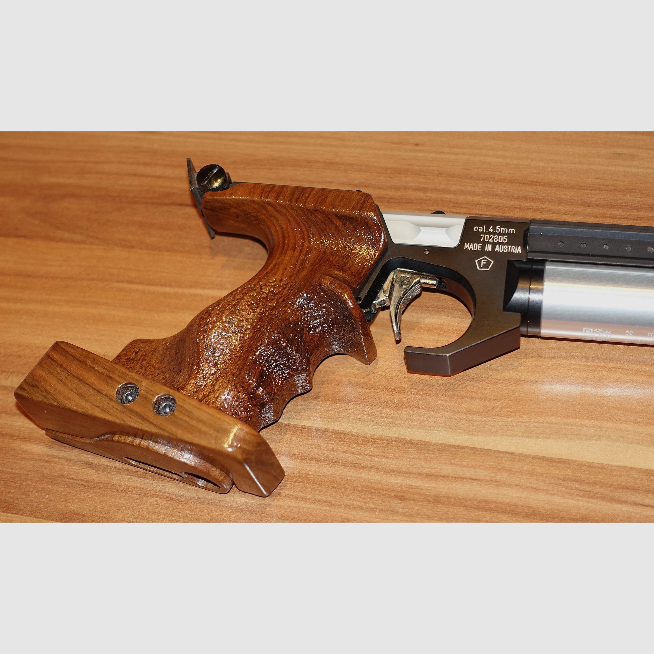 TOP Pressluft Matchpistole Steyr LP mit neuer Kartusche + Zubehör
