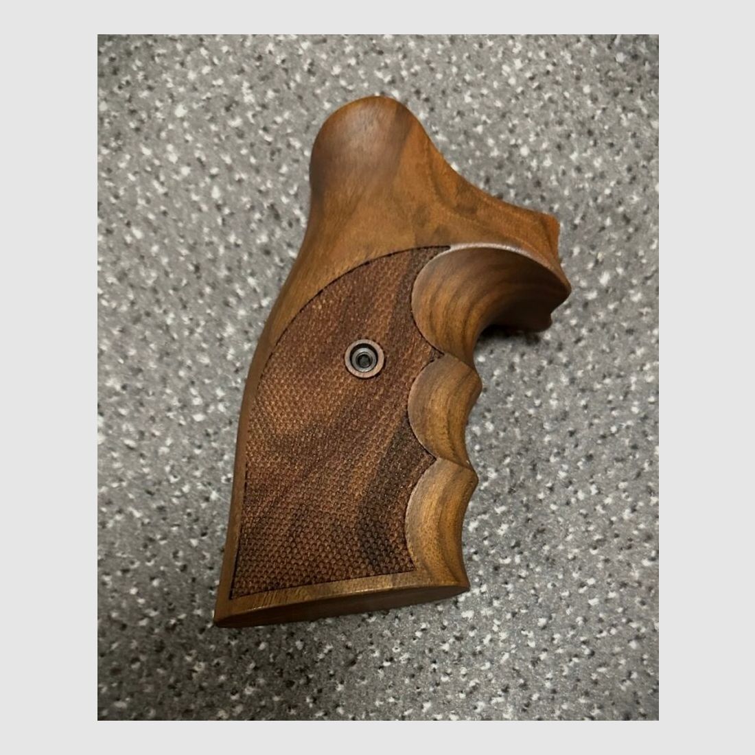 Karl Nill für Taurus Revolver M