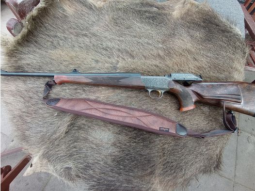 Blaser R93 vollgraviert mit unbenutztem Lauf in 8x68S Holzklasse 9 
