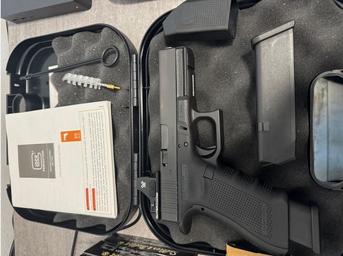 Glock 31 GEN 4 in 357 SIG as good as new including ammunition, red dot and thigh holster
