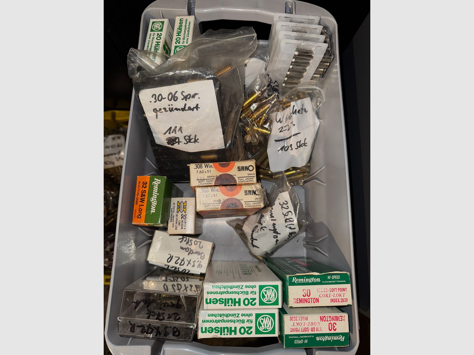 Herladen, herlaadapparatuur, accessoires, matrijs, projectielen, hulzen, weegschalen, persen - ontbinding