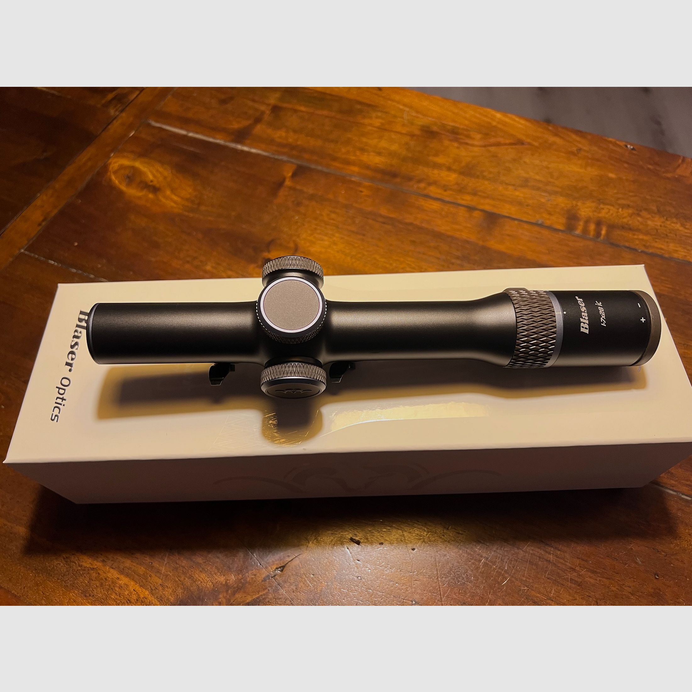 Blaser Infinity B1 1-7x28 iC avec rail Zeiss