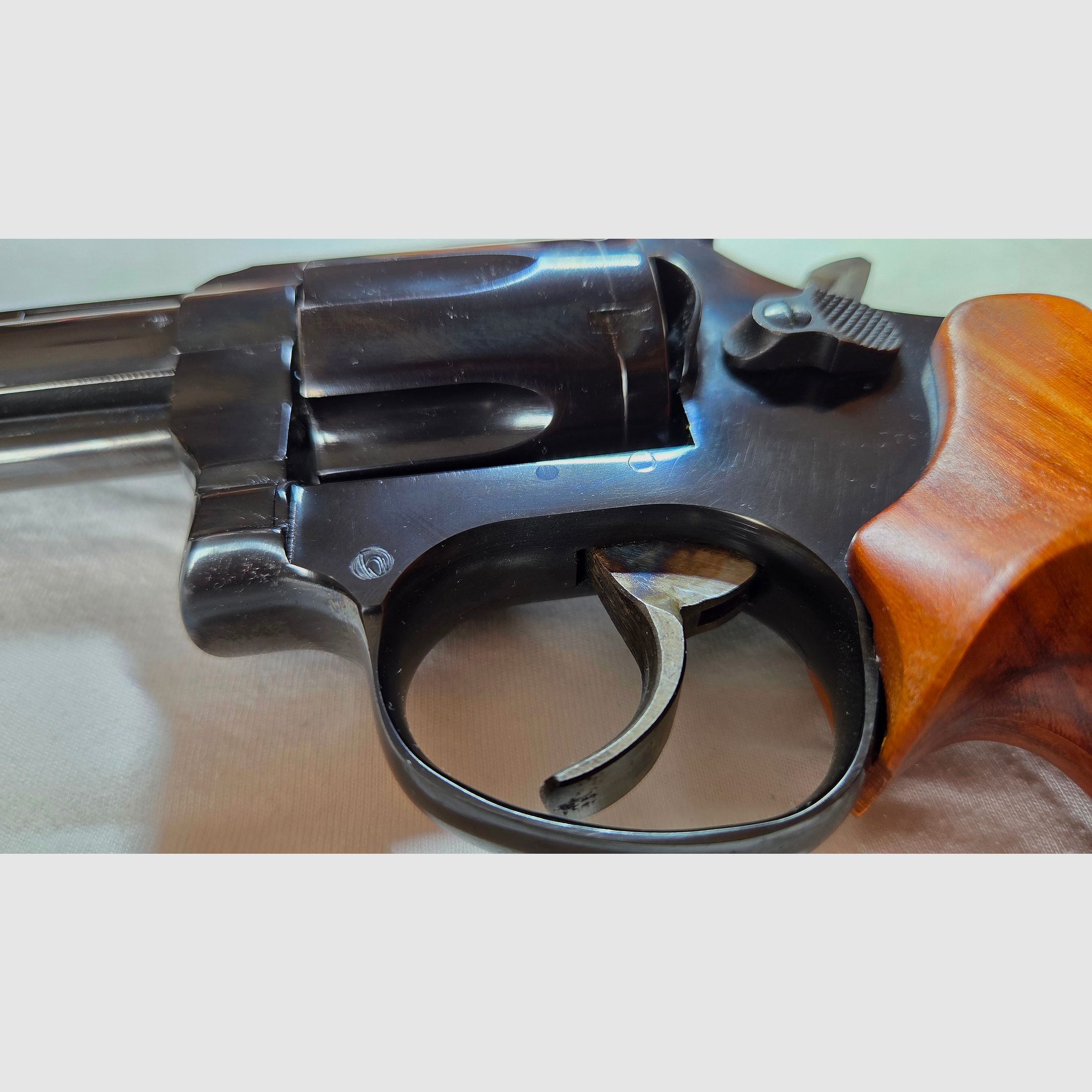 TAURUS 686 Kal. 357 Mag handgefertigter Griff