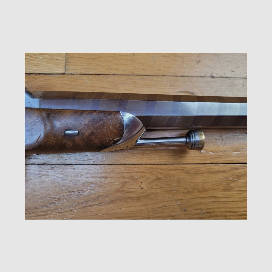 Wunderschöner Kavallerieoffizierspistole 1833 – 1. Typ – Königliche Manufaktur von Maubeuge – Hervorragender Lauf aus gewelltem Stahl 48 "Haare" – Noch 99% Originalbrünierung – Sehr guter Zustand++, Bild 6 von 29